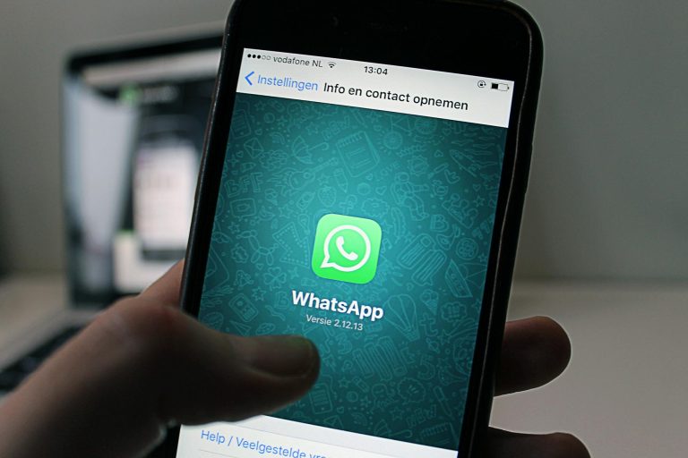 How To Instantly Fix “Waiting for this message. This may take a while” on WhatsApp